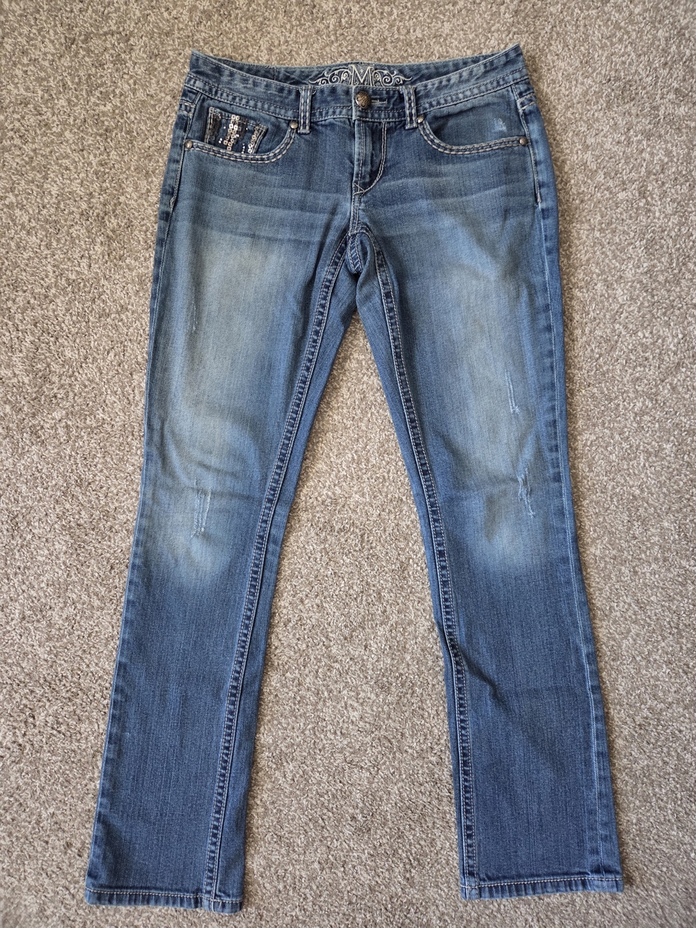 Maurices Straight Leg Lowrise Faded Blue Wash Denim Jeans 99% Cotton Gems Sequin